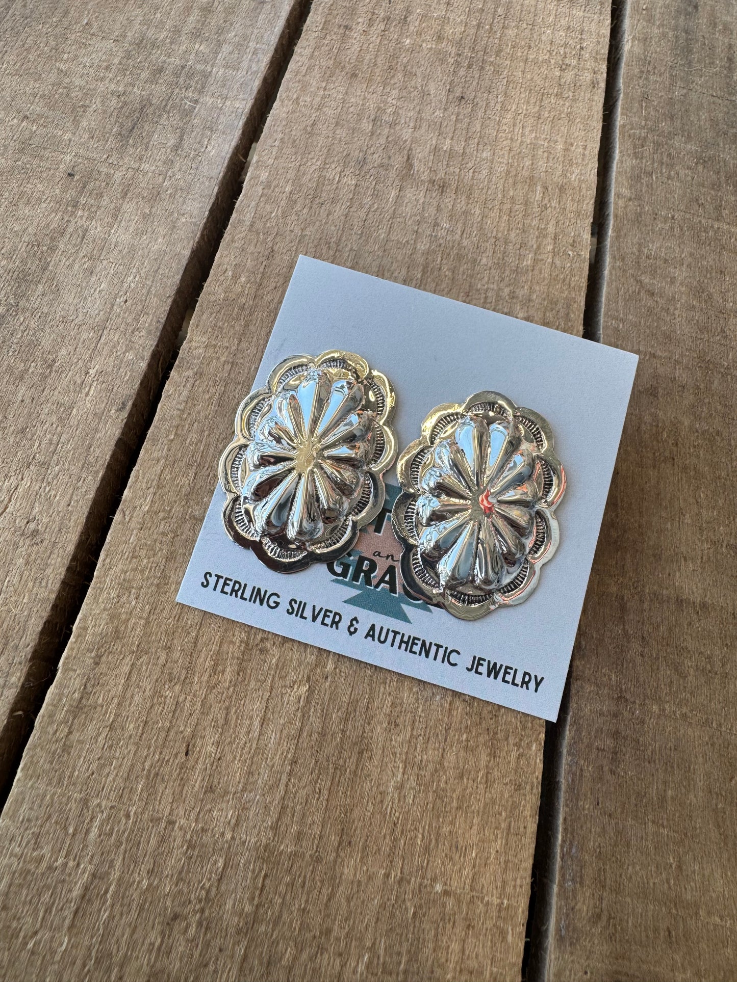 Shiny Concho Ovals