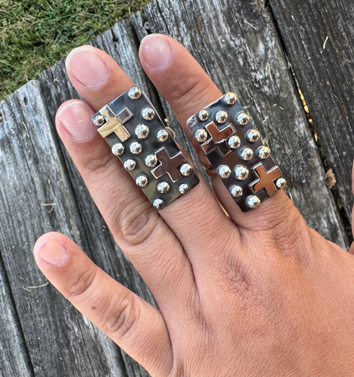 Cross Statement Ring