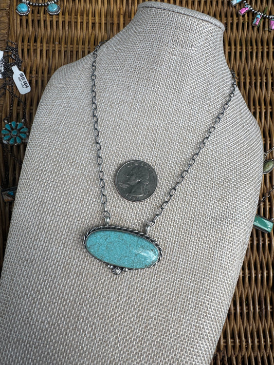 Mine 8 Oval Necklace