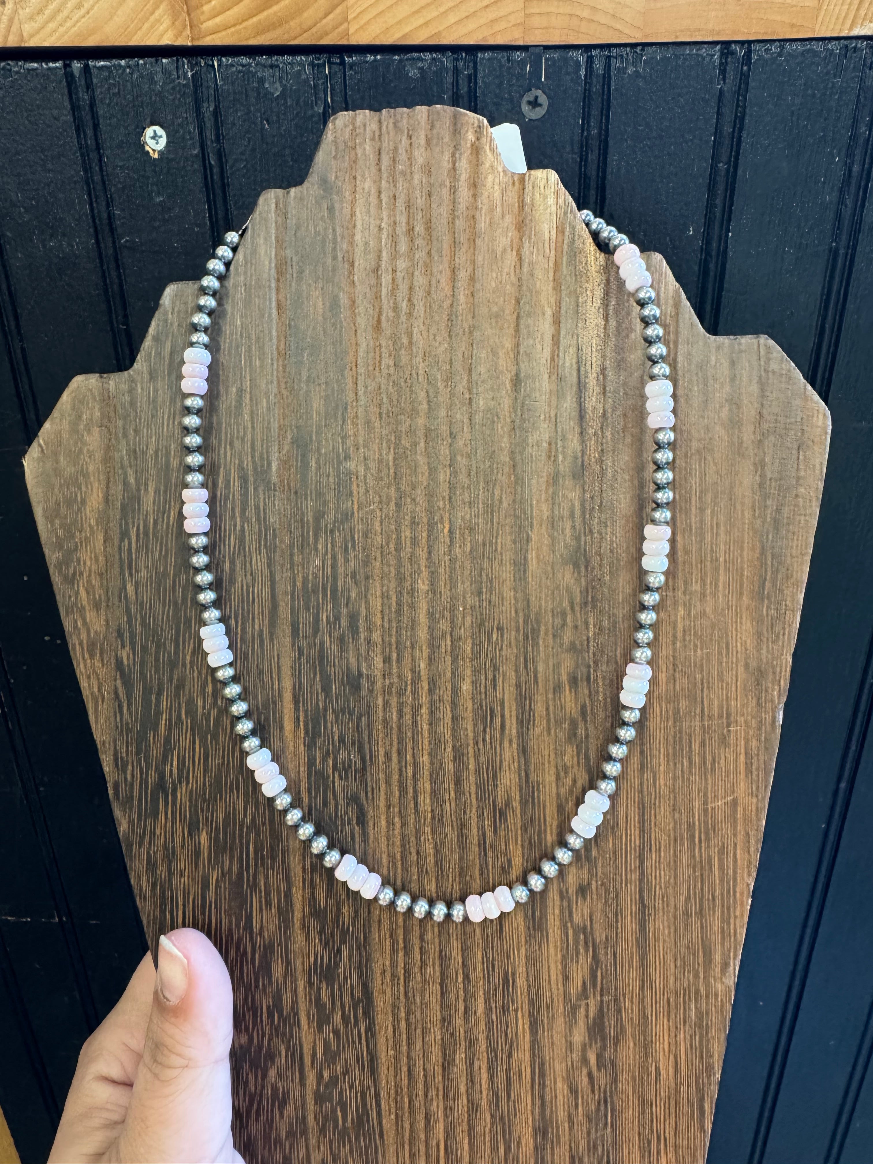 5 mm Pearl + Pink Conch Necklace- 18 Inches