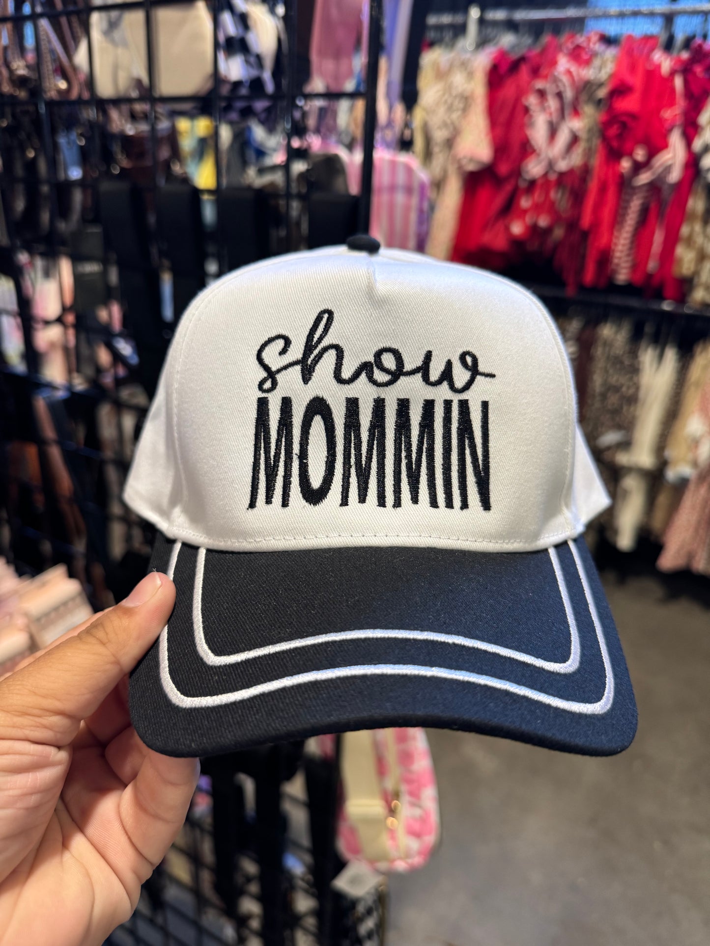 show mommin hat