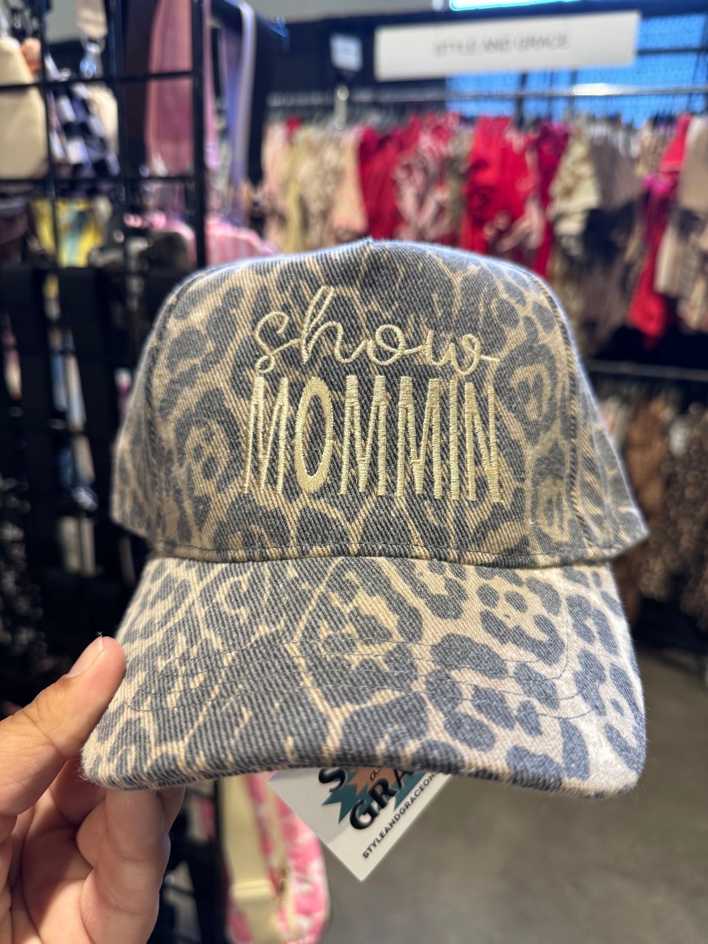 show mommin hat