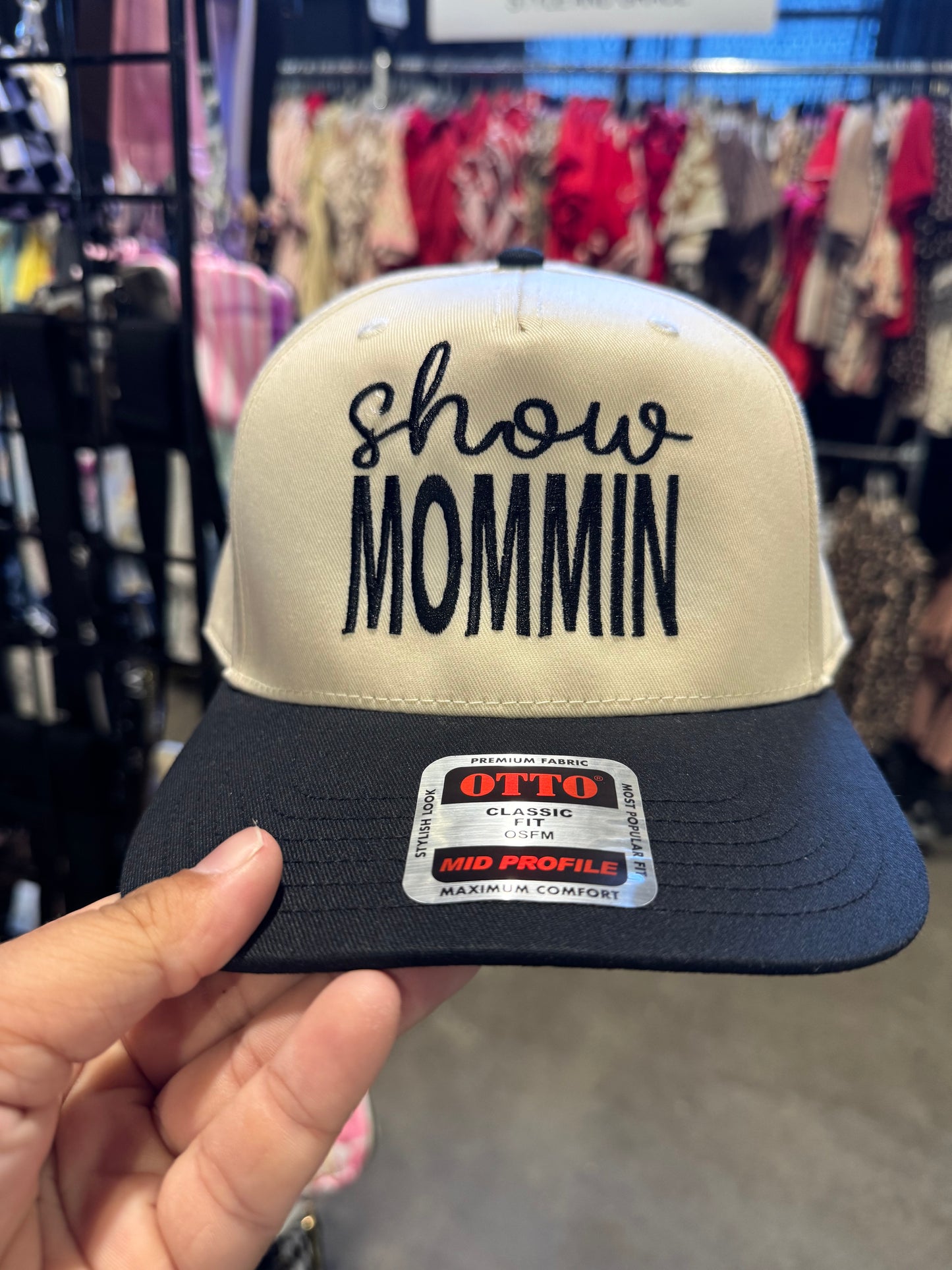 show mommin hat