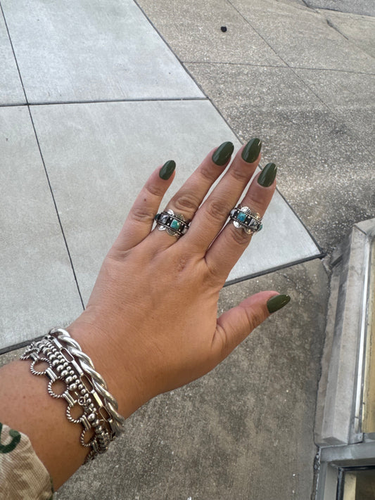 Turquoise and Howlite Scallop Ring