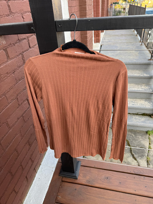 Mocha Lettuce Edge Top
