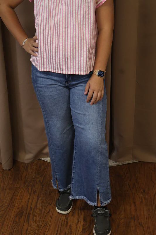 TC Crop w/ front slit jeans