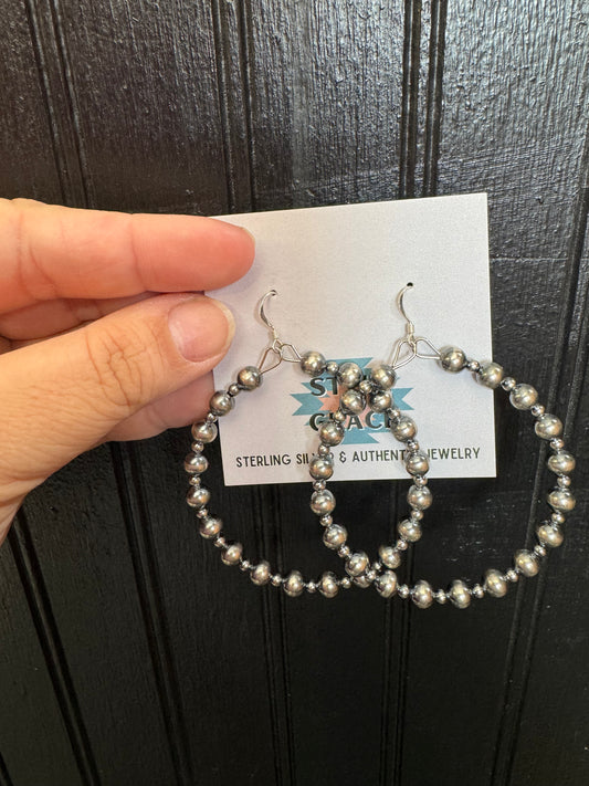 Alternating Pearl Hoops