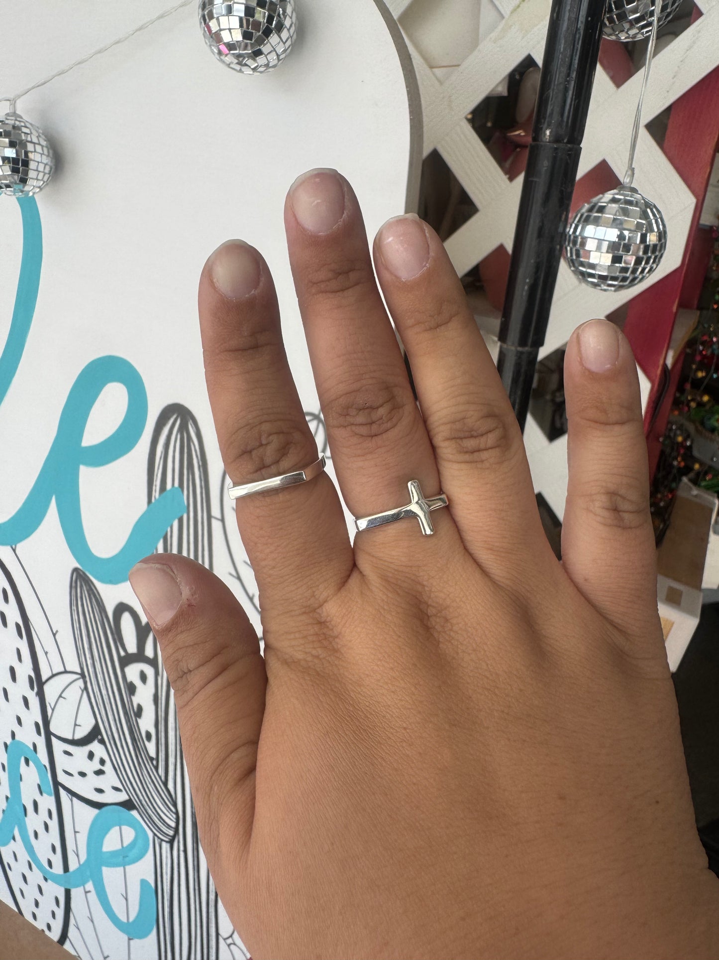 Square Cross Rings