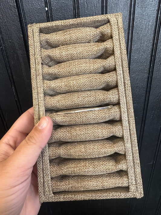 Thin Twist Cuff